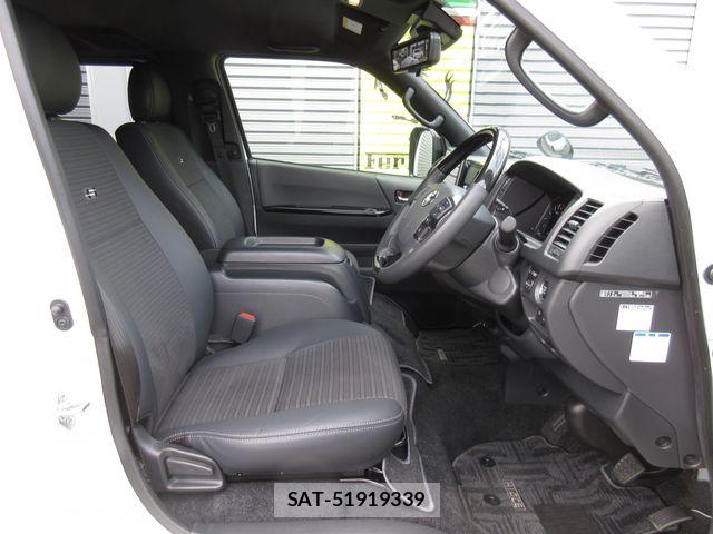 Toyota HIACE VAN 2025-07 8880002-19