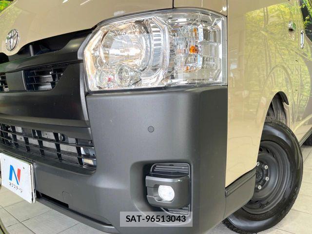 Toyota HIACE VAN 2024-08 8883692-11