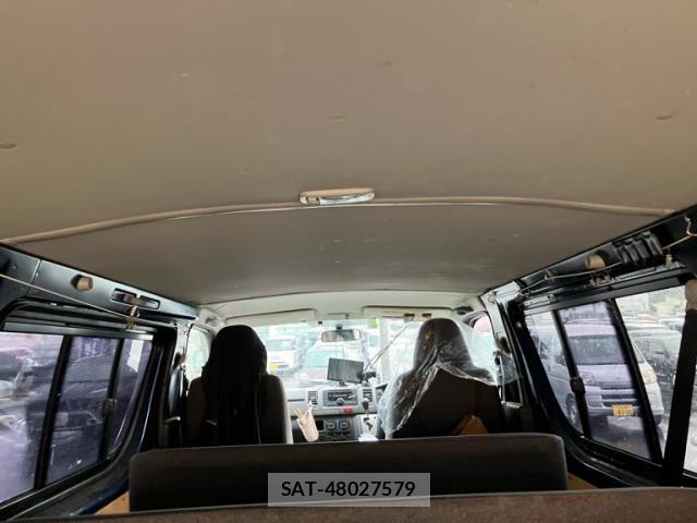 Toyota HIACE VAN 2011-09 8883693-11
