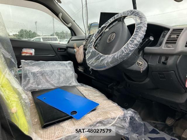 Toyota HIACE VAN 2011-09 8883693-14
