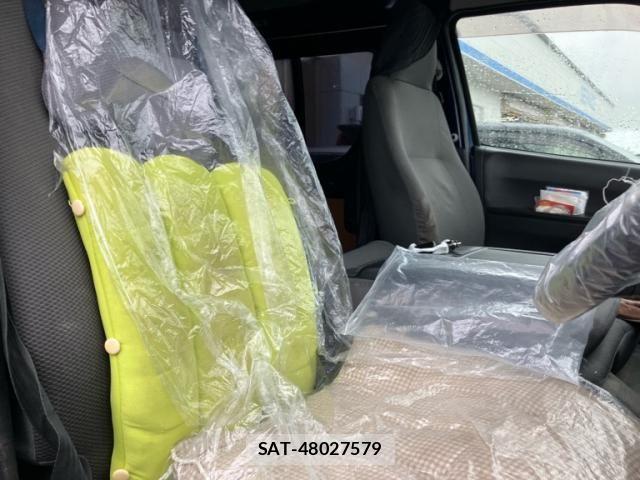 Toyota HIACE VAN 2011-09 8883693-19