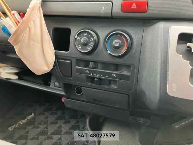 Toyota HIACE VAN 2011-09 8883693-24