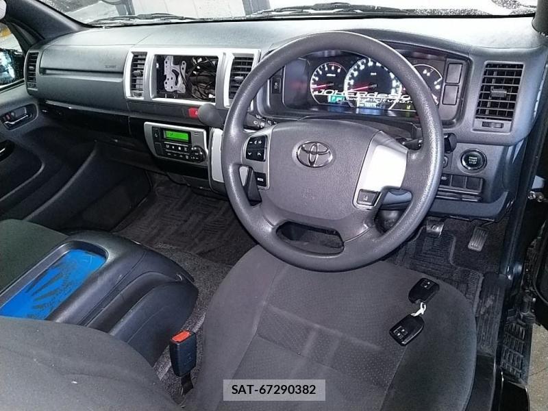 Toyota HIACE VAN 2018 1045919-4