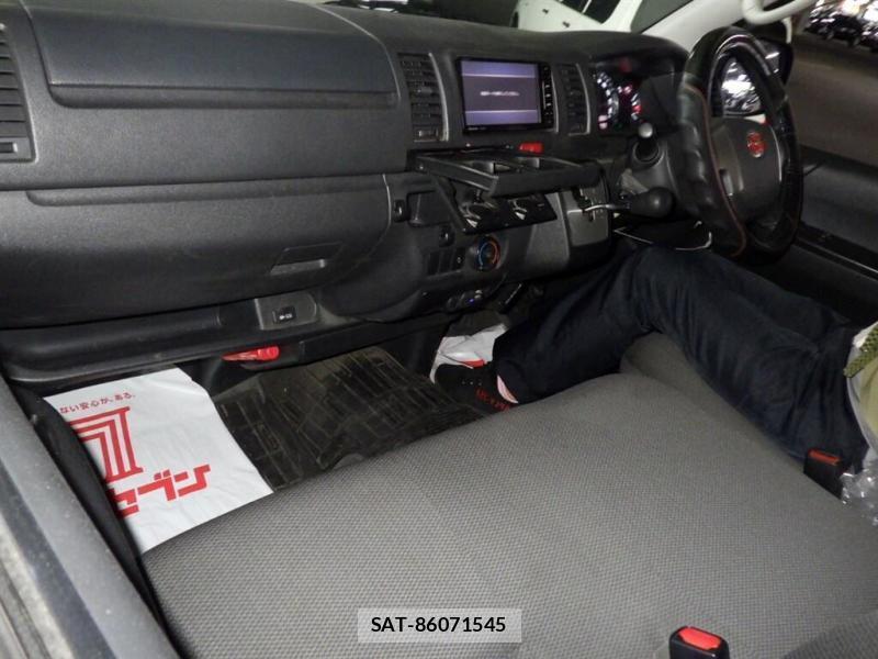 Toyota HIACE VAN 2018 1076735-4