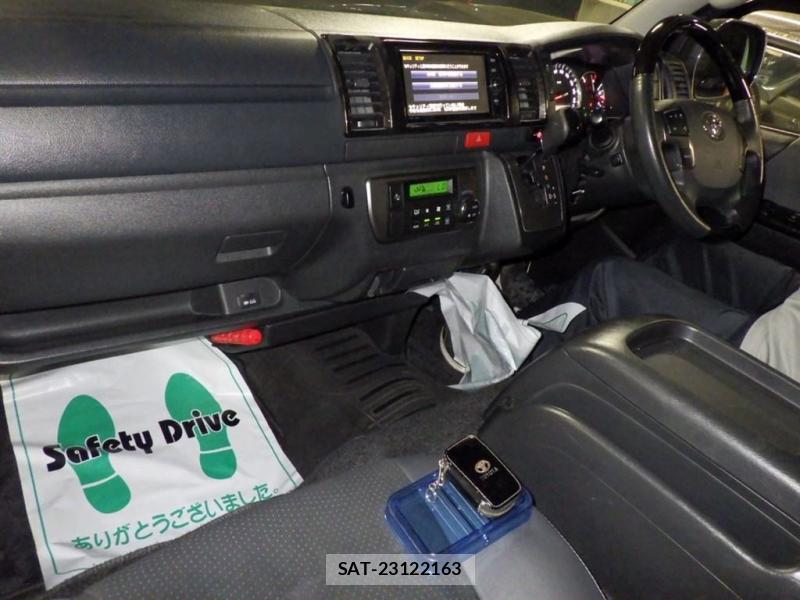 Toyota HIACE VAN 2018 1082488-4