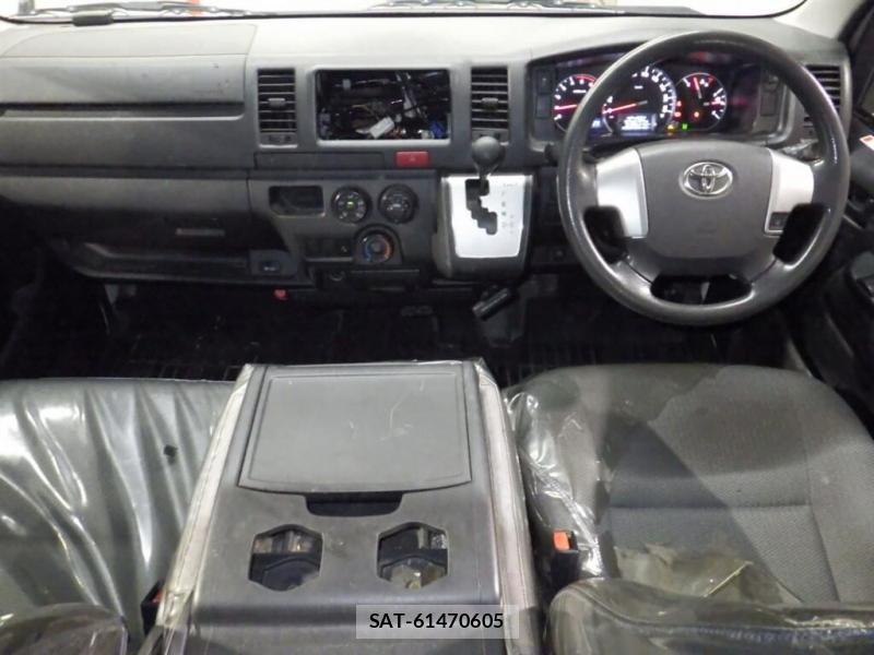Toyota HIACE VAN 2018 1082501-4
