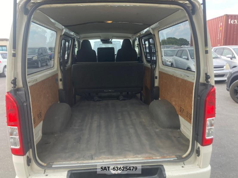 Toyota HIACE VAN 2019 1218393-26