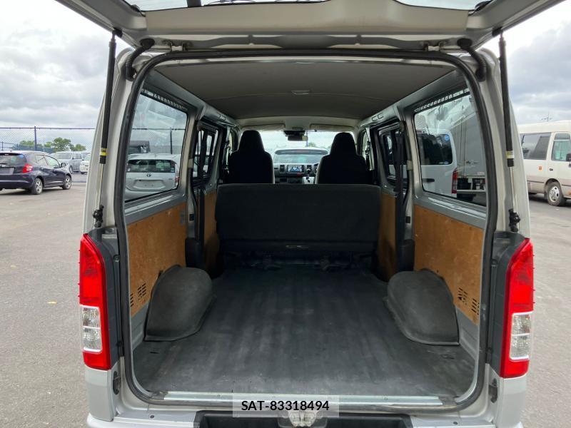 Toyota HIACE VAN 2019 1252846-16