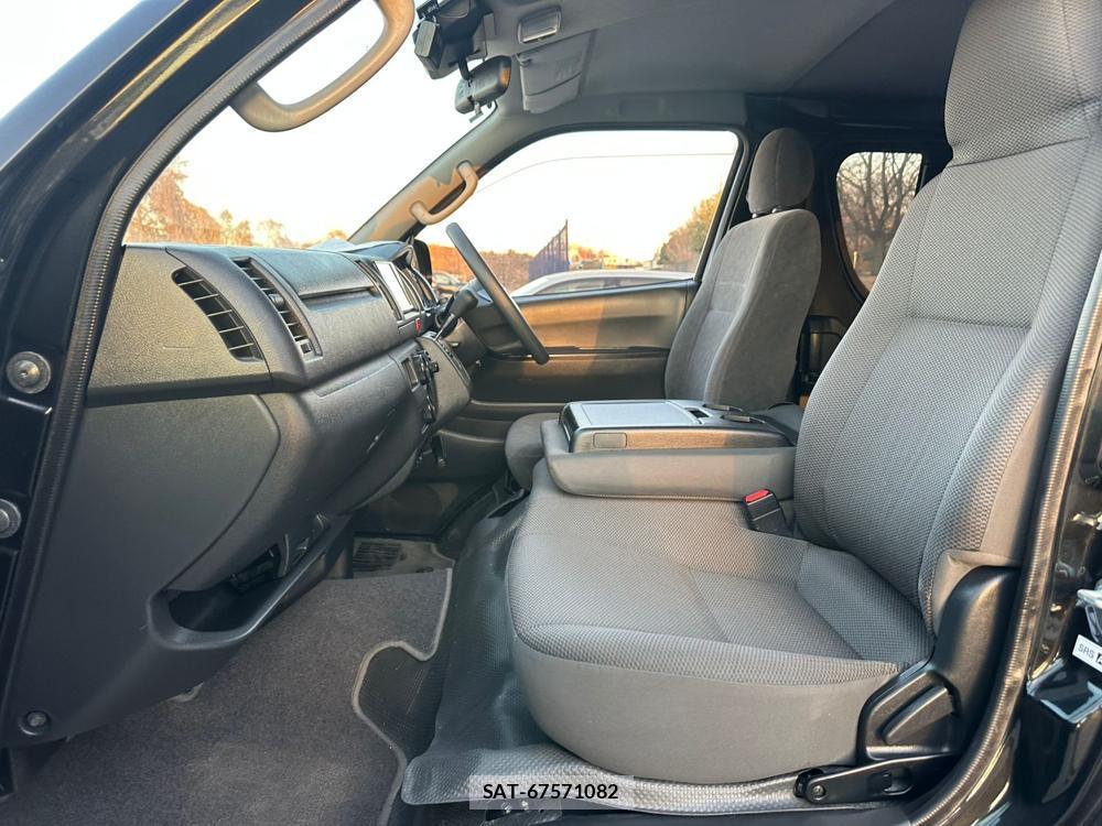Toyota HIACE VAN 2020 1611441-12