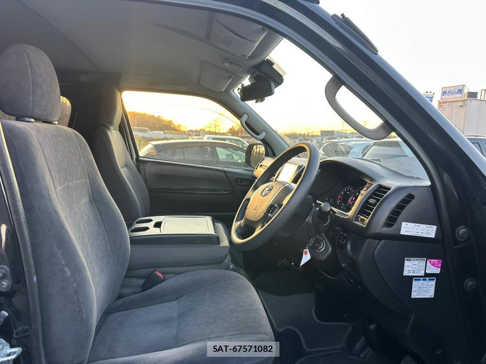 Toyota HIACE VAN 2020 1611441-13