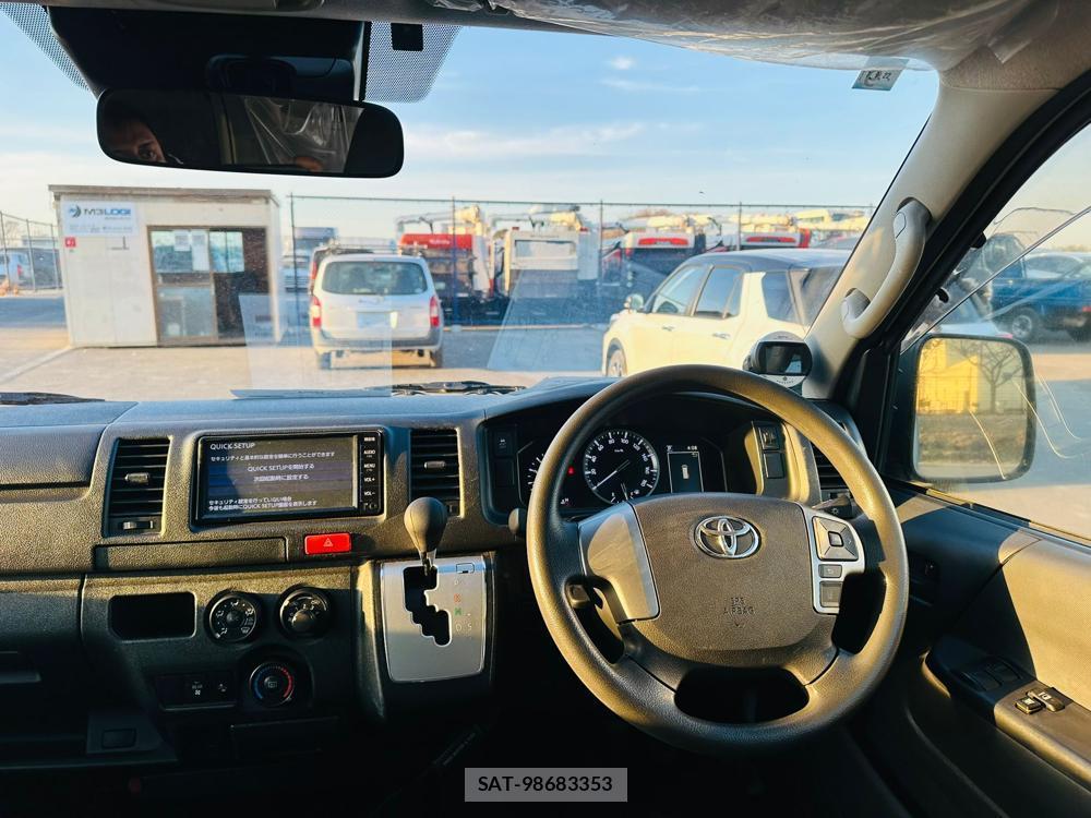 Toyota HIACE VAN 2020 2985605-13