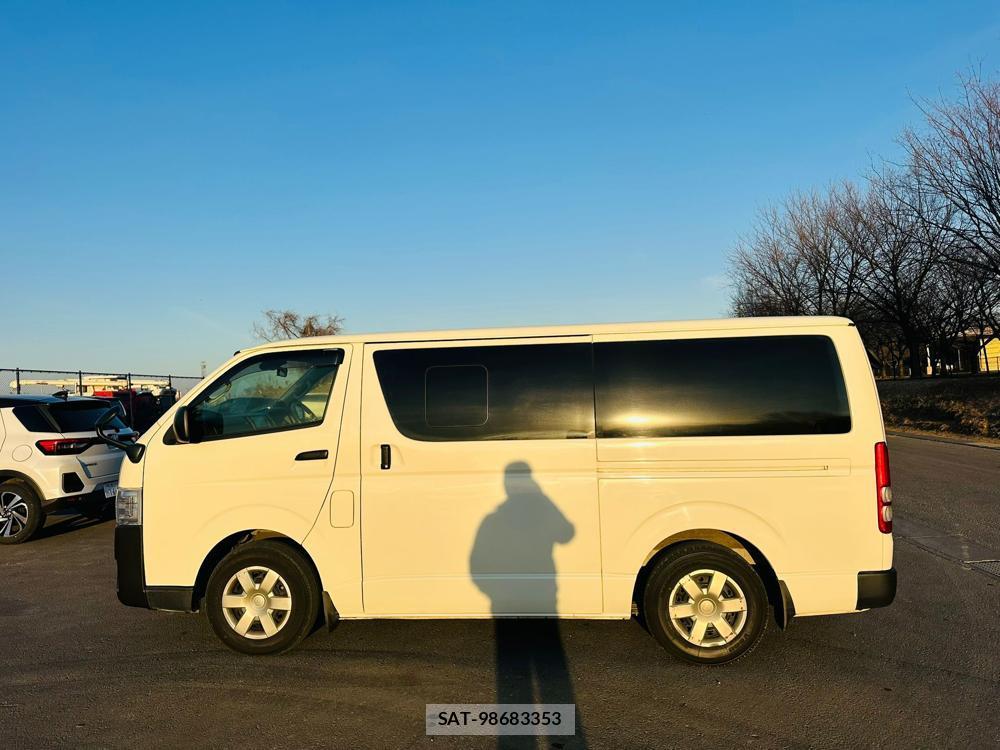 Toyota HIACE VAN 2020 2985605-1