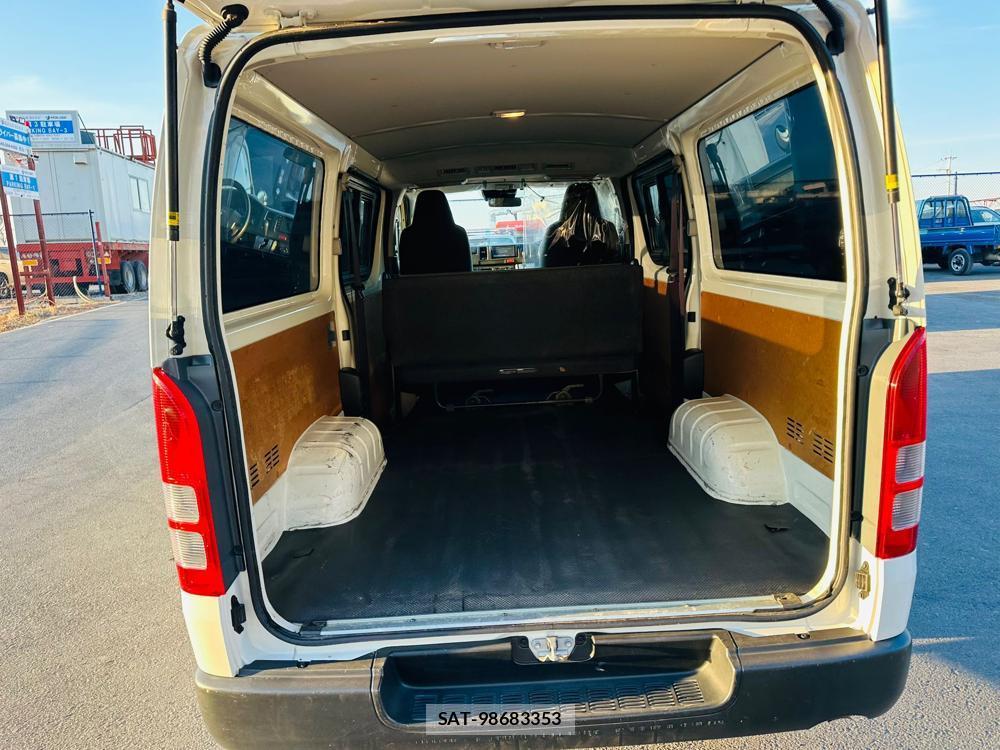 Toyota HIACE VAN 2020 2985605-25