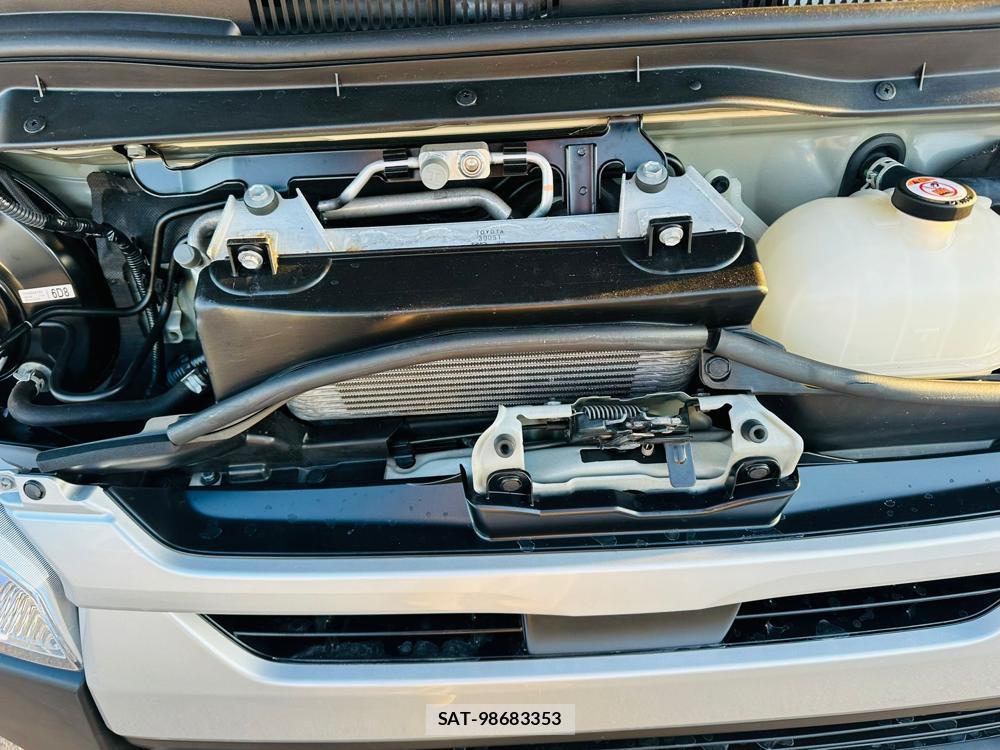 Toyota HIACE VAN 2020 2985605-38