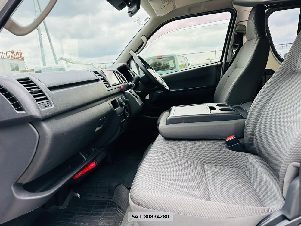 Toyota HIACE VAN 2020 6544239-10