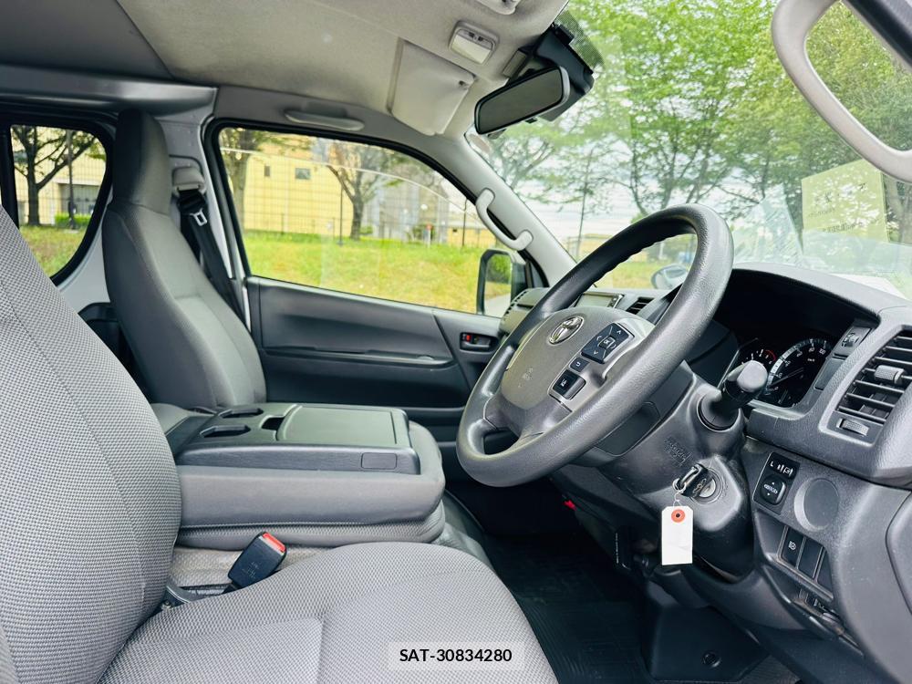 Toyota HIACE VAN 2020 6544239-11