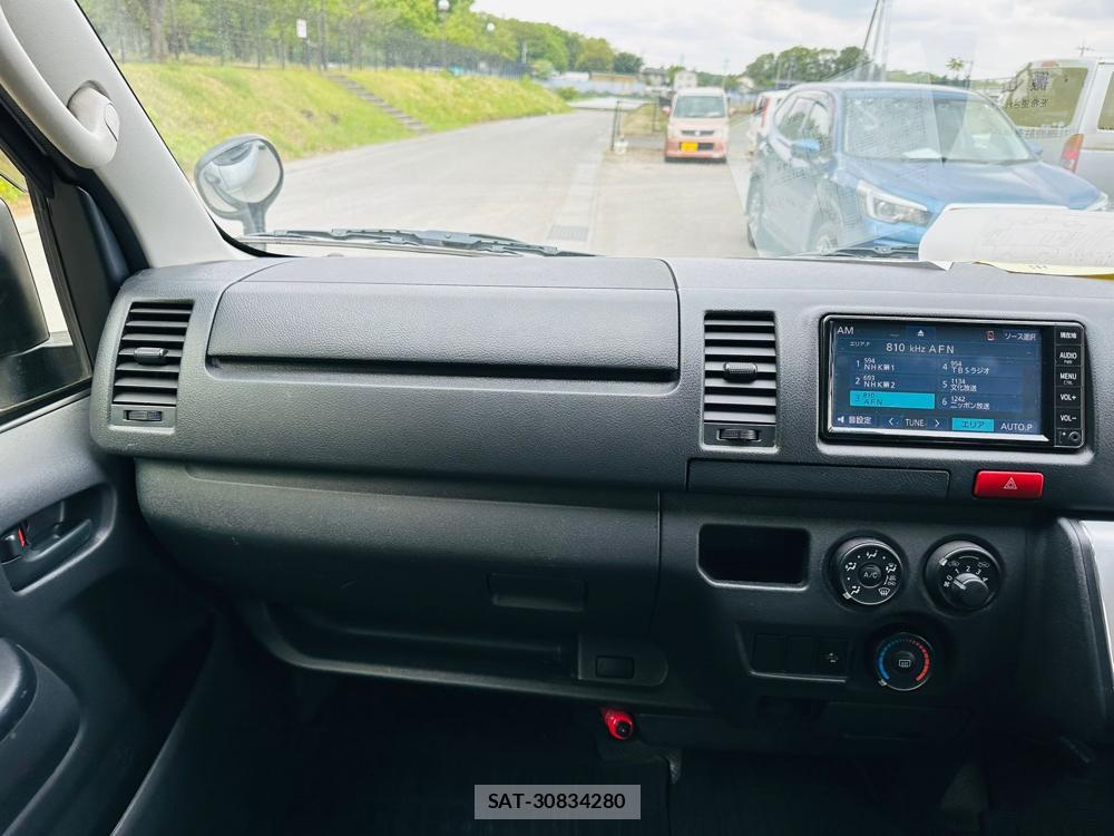 Toyota HIACE VAN 2020 6544239-17