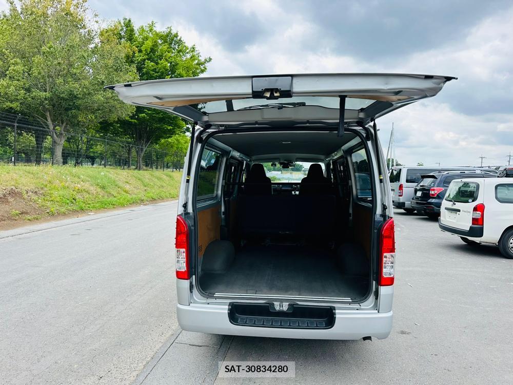 Toyota HIACE VAN 2020 6544239-26