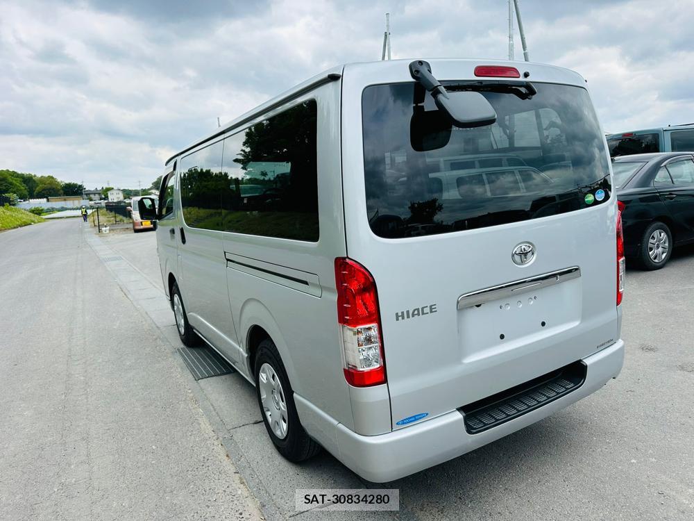 Toyota HIACE VAN 2020 6544239-2