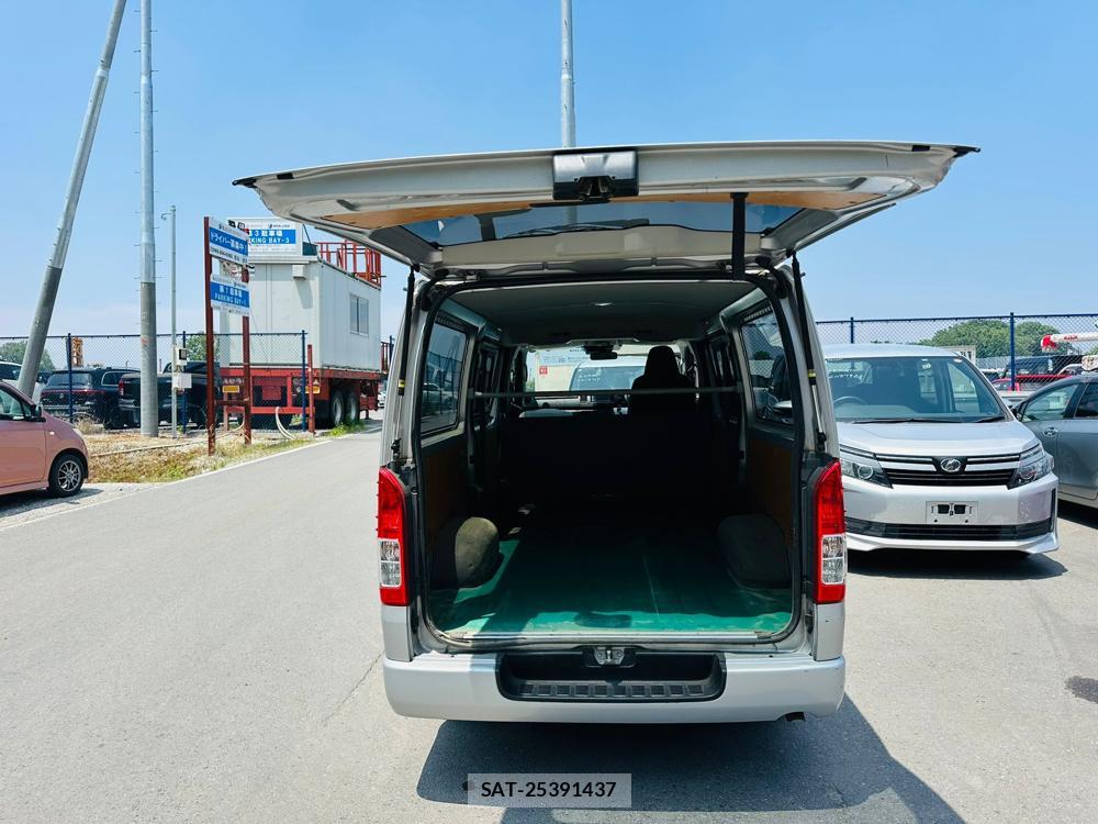 Toyota HIACE VAN 2020 6665809-24