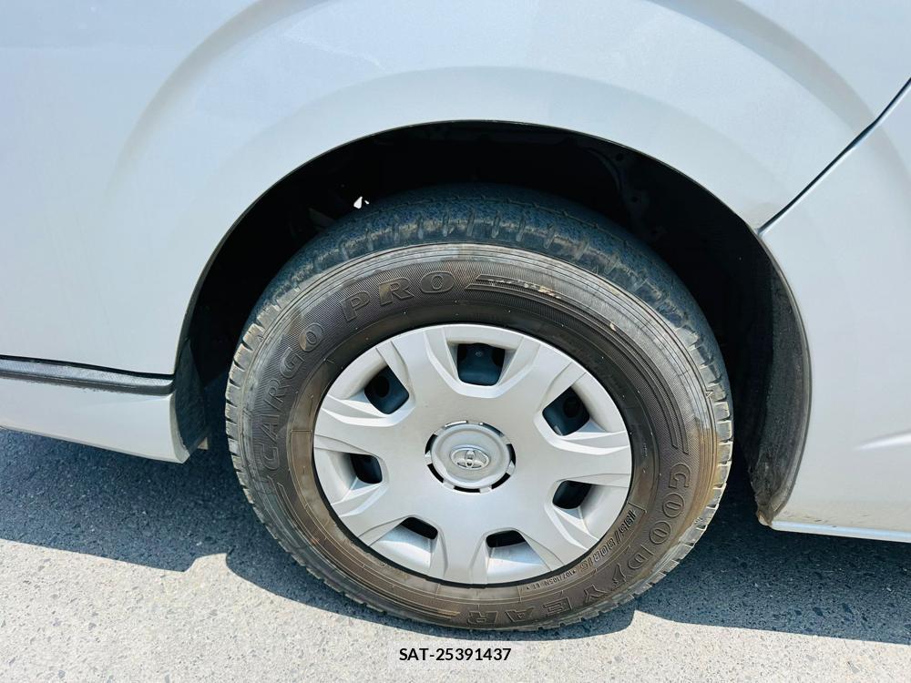 Toyota HIACE VAN 2020 6665809-27
