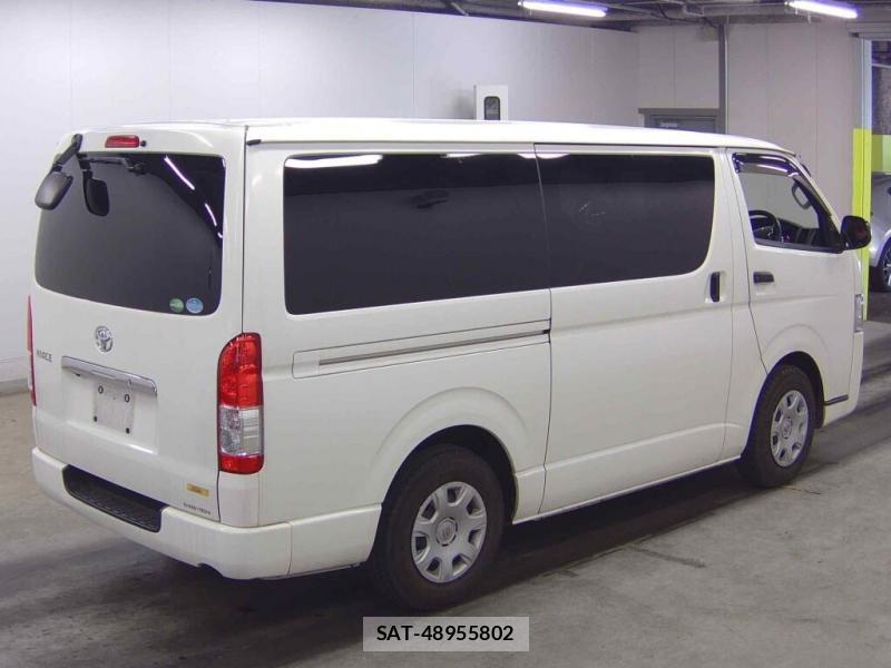 Toyota  2019 7263039-1