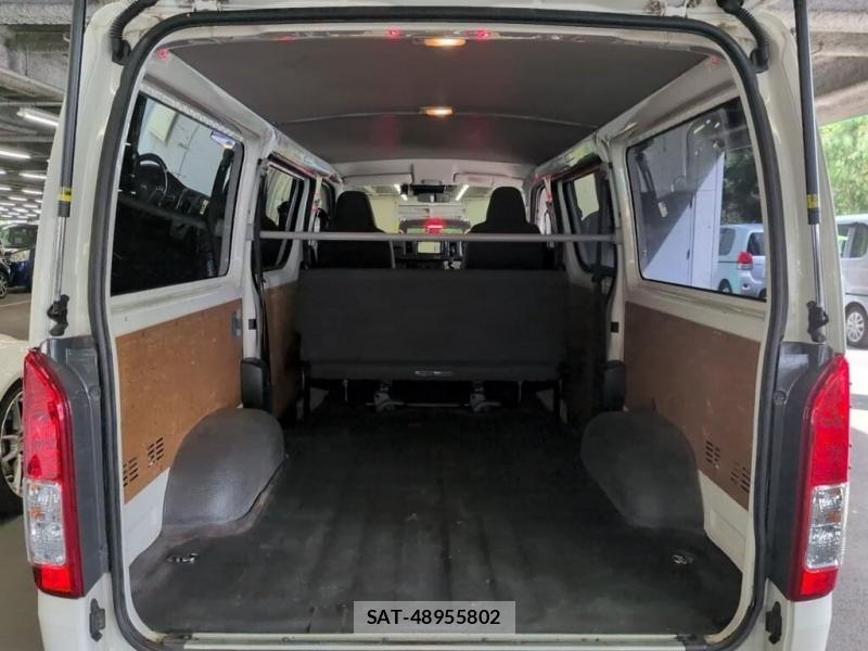 Toyota  2019 7263039-5