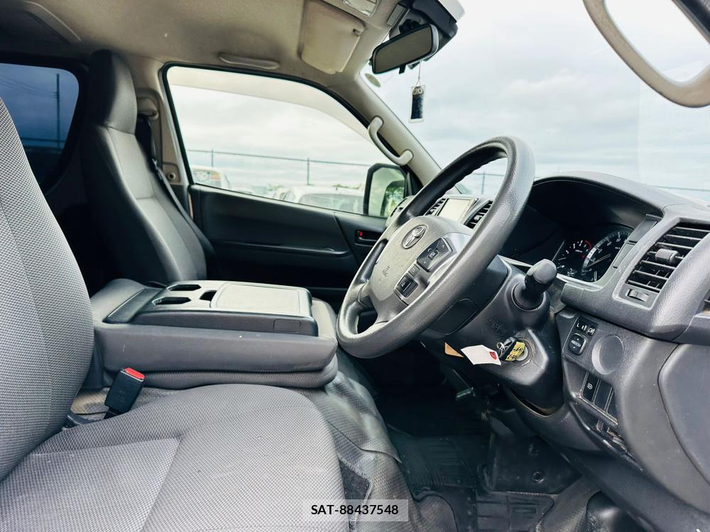 Toyota HIACE VAN 2020 7175252-11