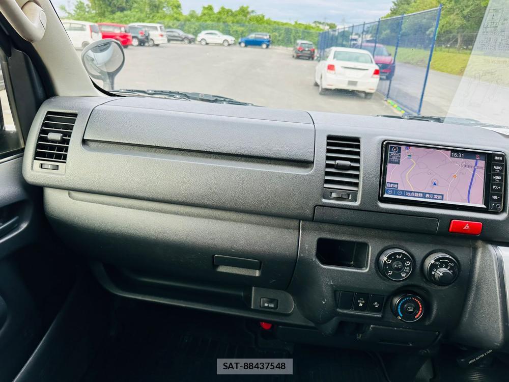 Toyota HIACE VAN 2020 7175252-17