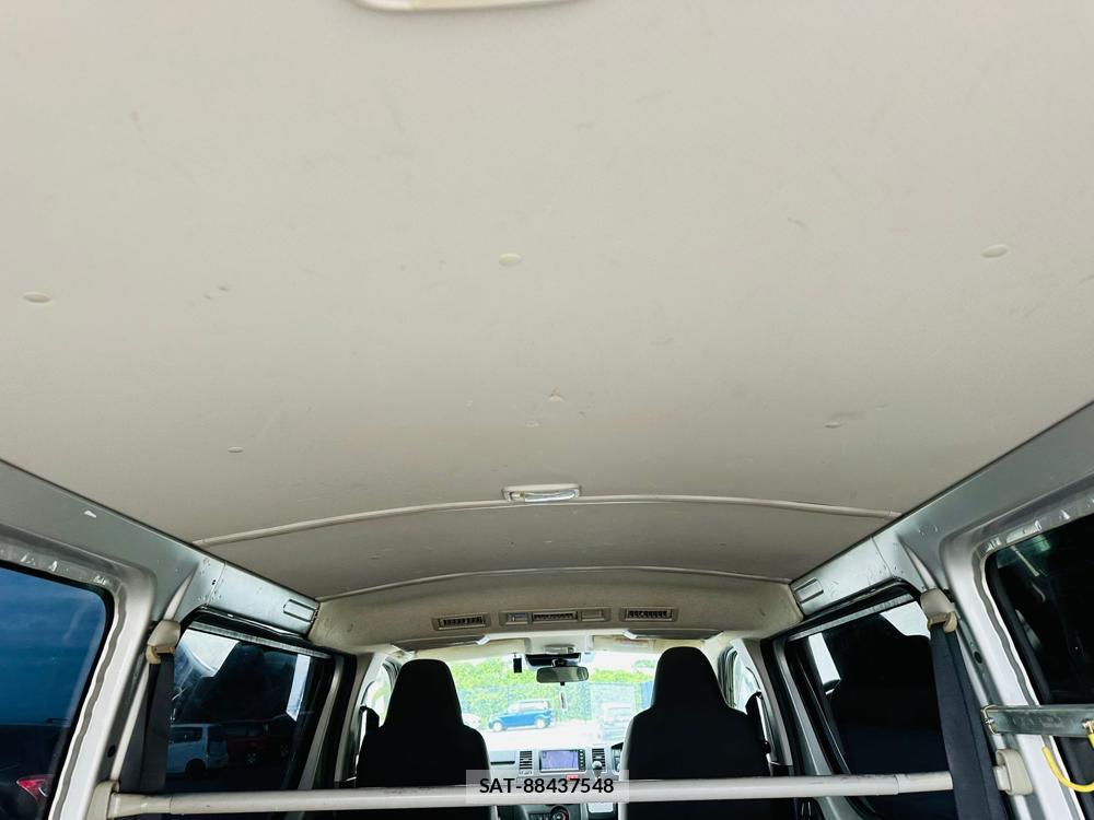 Toyota HIACE VAN 2020 7175252-24