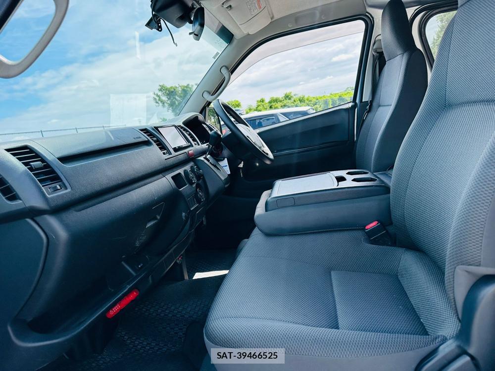 Toyota HIACE VAN 2020 7175257-10