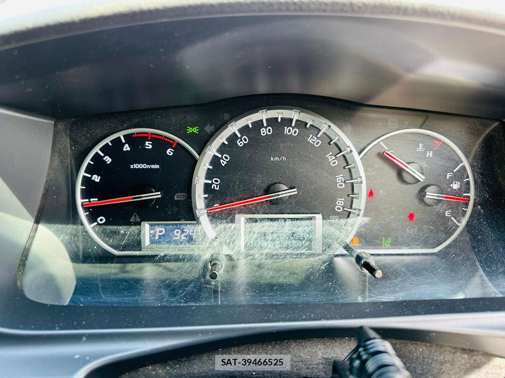 Toyota HIACE VAN 2020 7175257-15