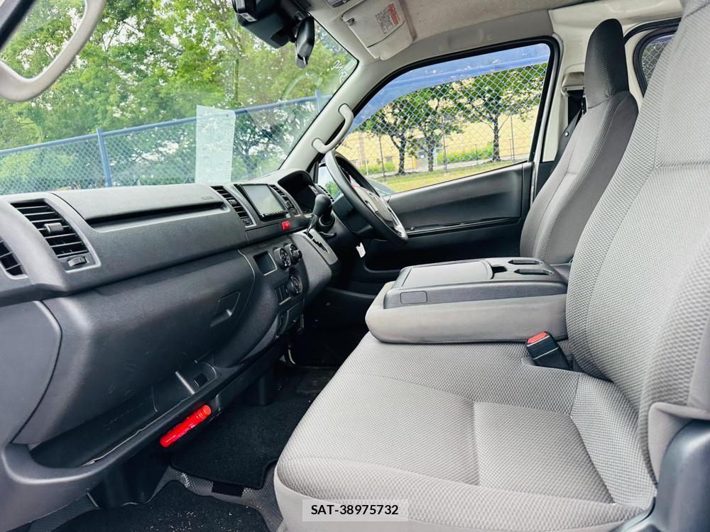 Toyota HIACE VAN 2019 7223074-10