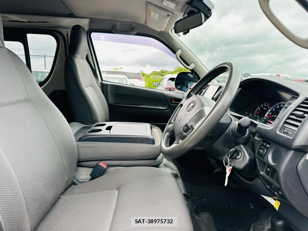 Toyota HIACE VAN 2019 7223074-11