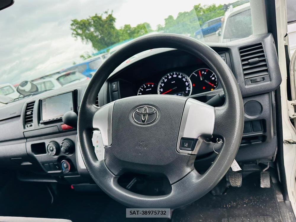 Toyota HIACE VAN 2019 7223074-14
