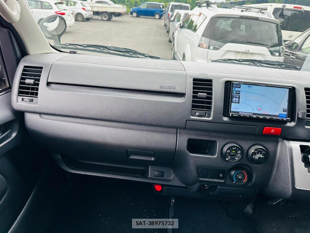 Toyota HIACE VAN 2019 7223074-17