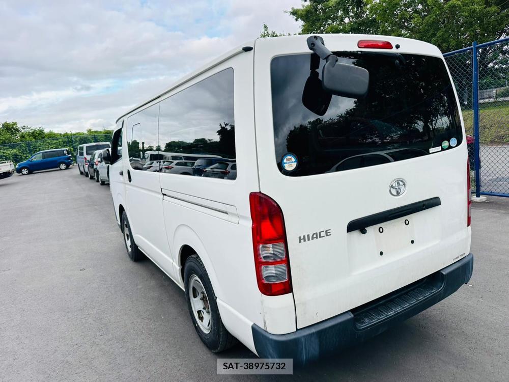 Toyota HIACE VAN 2019 7223074-2