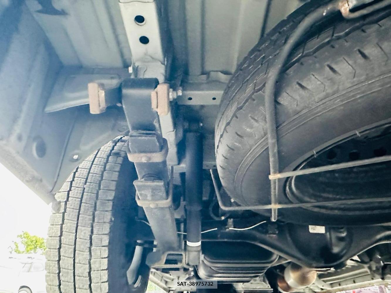 Toyota HIACE VAN 2019 7223074-33