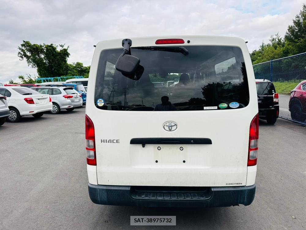 Toyota HIACE VAN 2019 7223074-3