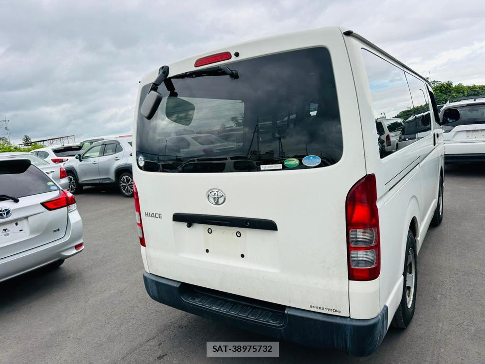 Toyota HIACE VAN 2019 7223074-4