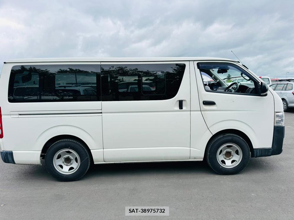Toyota HIACE VAN 2019 7223074-5