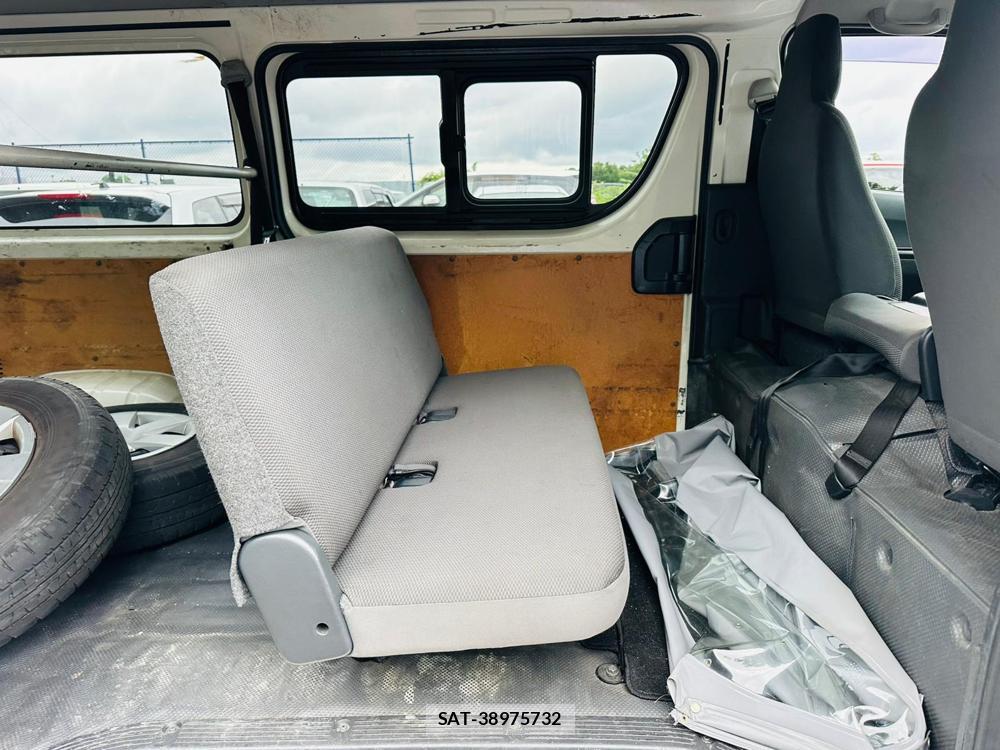 Toyota HIACE VAN 2019 7223074-8