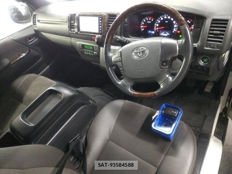 Toyota HIACE VAN 2019-06 8160955-4