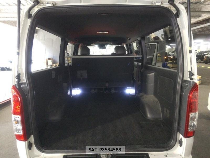 Toyota HIACE VAN 2019-06 8160955-5