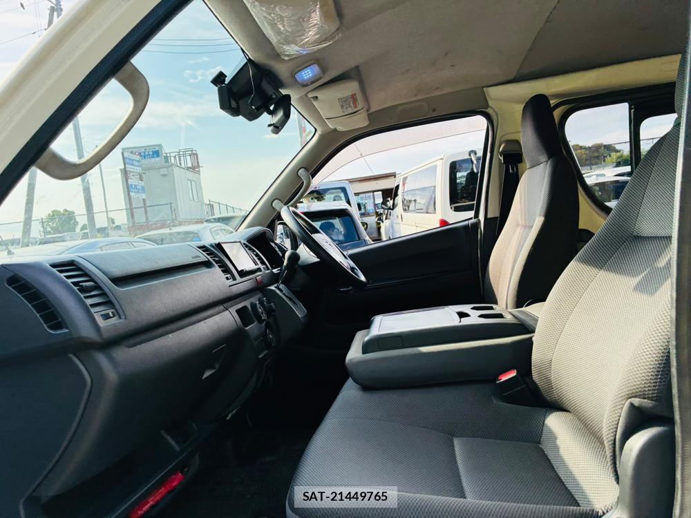 Toyota HIACE VAN 2019-05 8120439-10