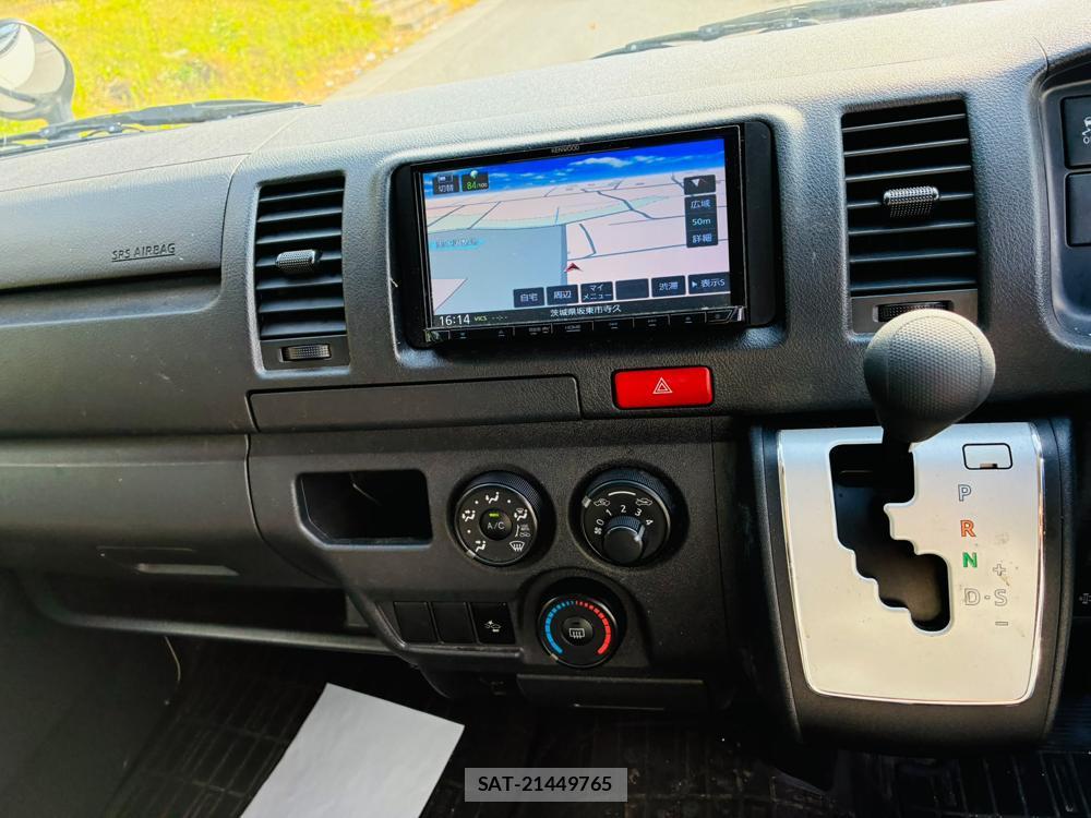 Toyota HIACE VAN 2019-05 8120439-19