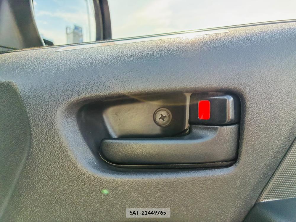 Toyota HIACE VAN 2019-05 8120439-20