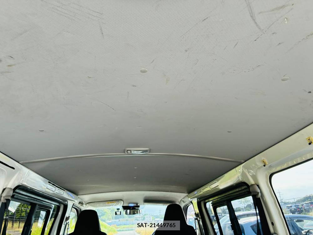 Toyota HIACE VAN 2019-05 8120439-24
