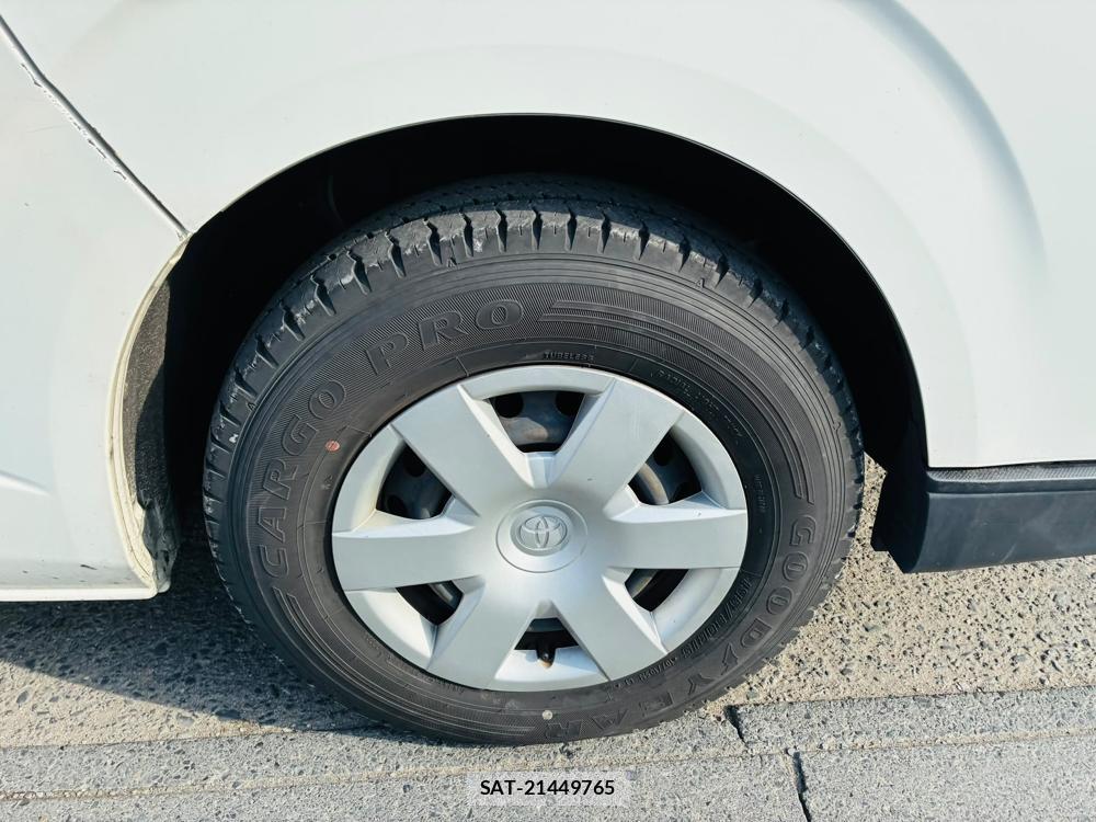 Toyota HIACE VAN 2019-05 8120439-28