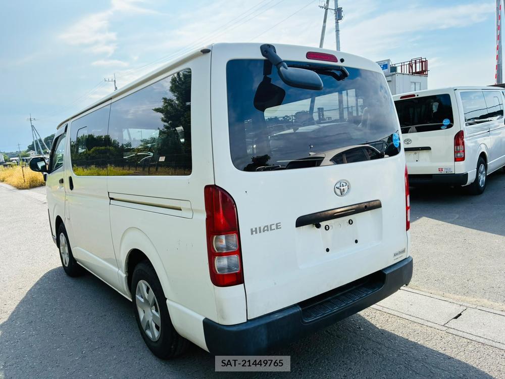 Toyota HIACE VAN 2019-05 8120439-2